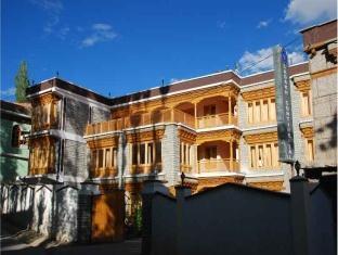 Hotel Ladakh Continental Лех Екстериор снимка