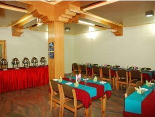 Hotel Ladakh Continental Лех Екстериор снимка