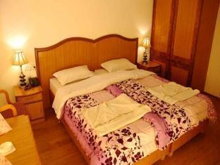 Hotel Ladakh Continental Лех Екстериор снимка